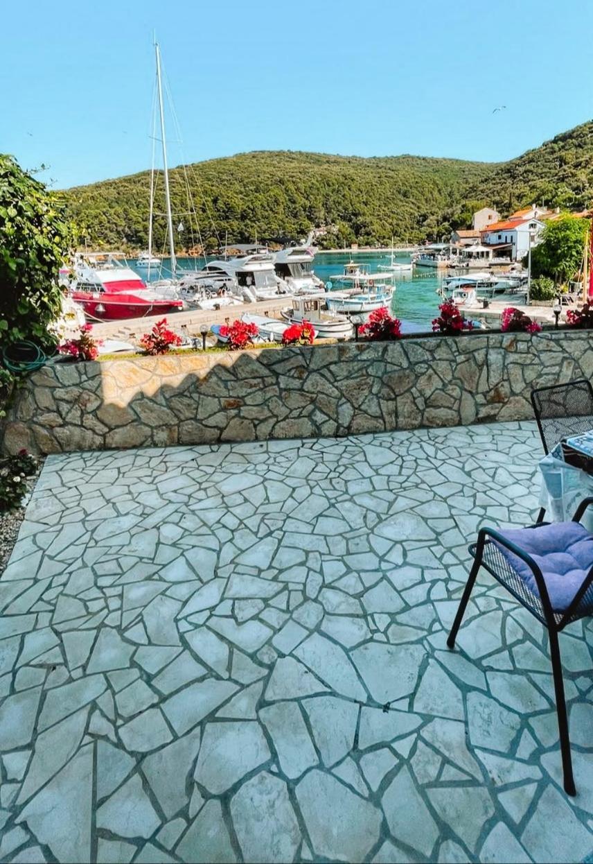 Guesthouse Porto Cres Exterior foto